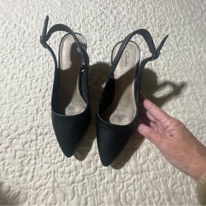 Clarks black leather sling back‎ heels shoes size 7 M